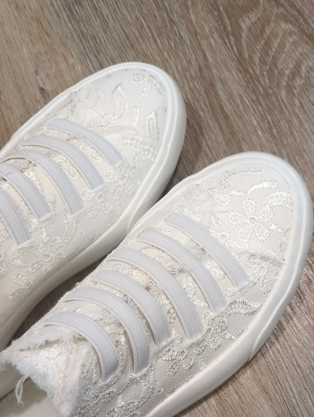 👟❤️😎NIB Rocket Dog Cream/White Lace Slip-On Sneakers Women's size 6.5👟❤️😎
